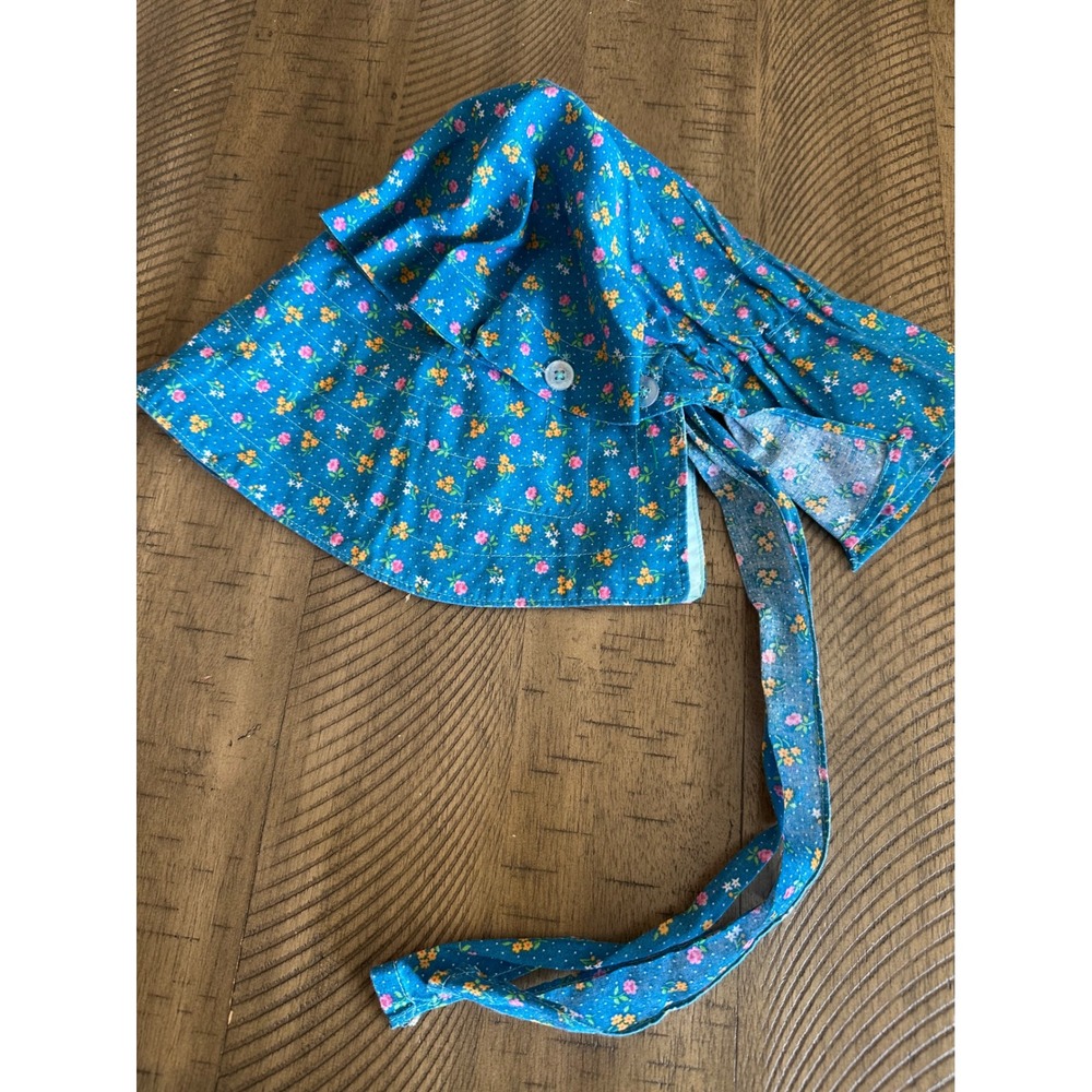 Vintage-Style Blue Floral Sun Bonnet with Quilted Brim & Button-Back Detail - Picture 3 of 4